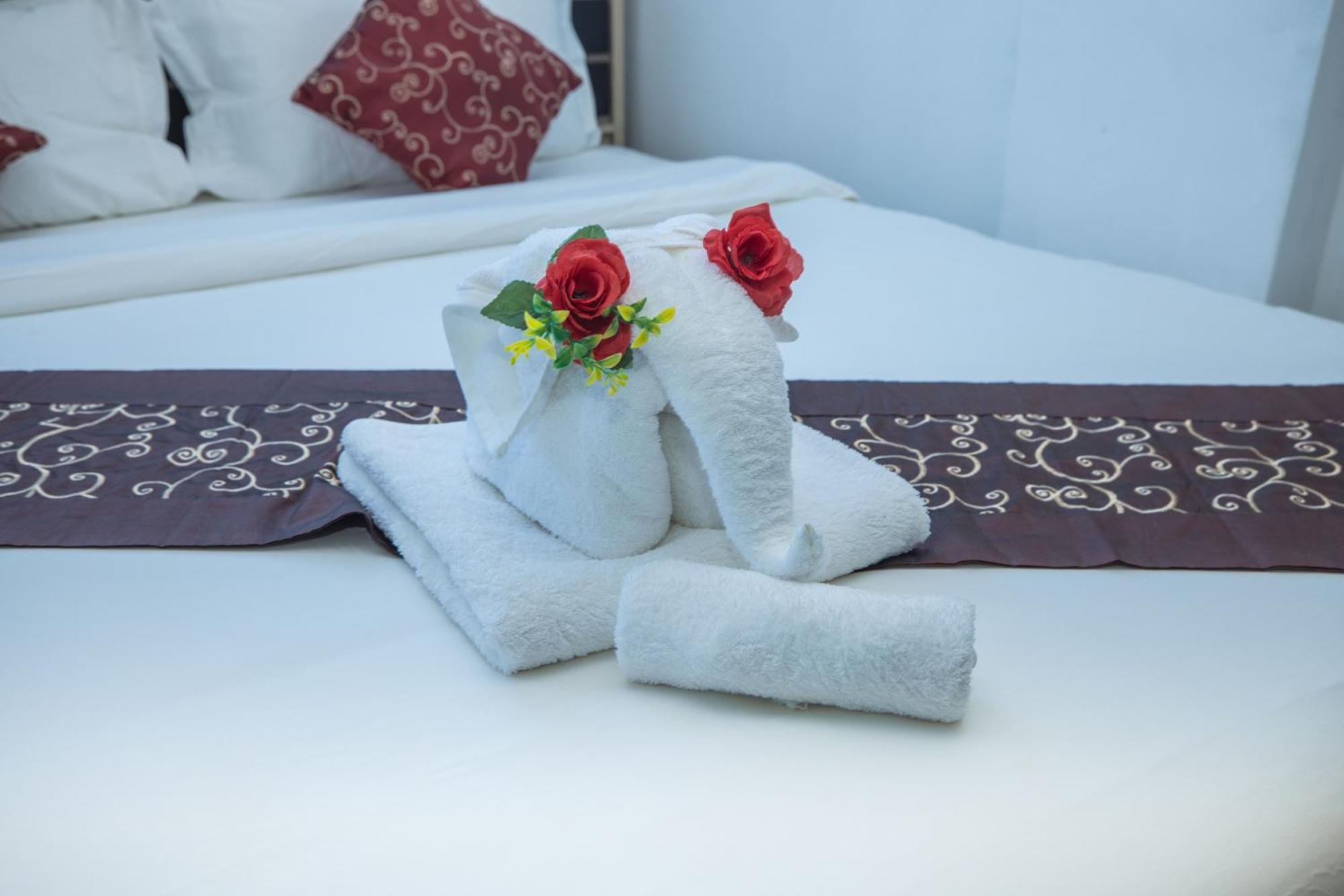 Happy 99 Guest House Patong Екстер'єр фото