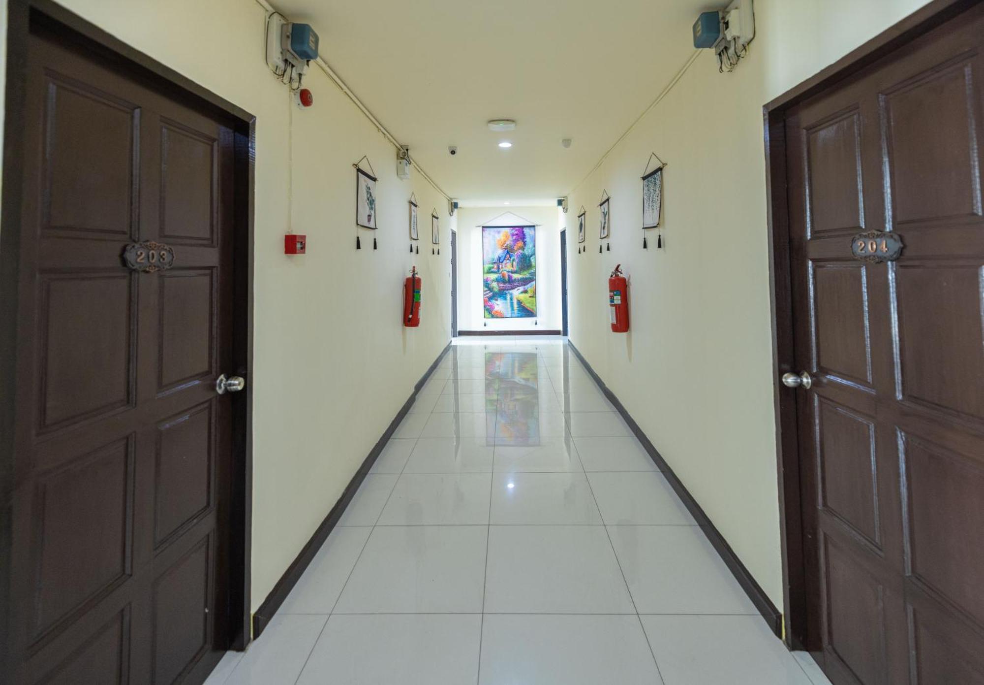 Happy 99 Guest House Patong Екстер'єр фото