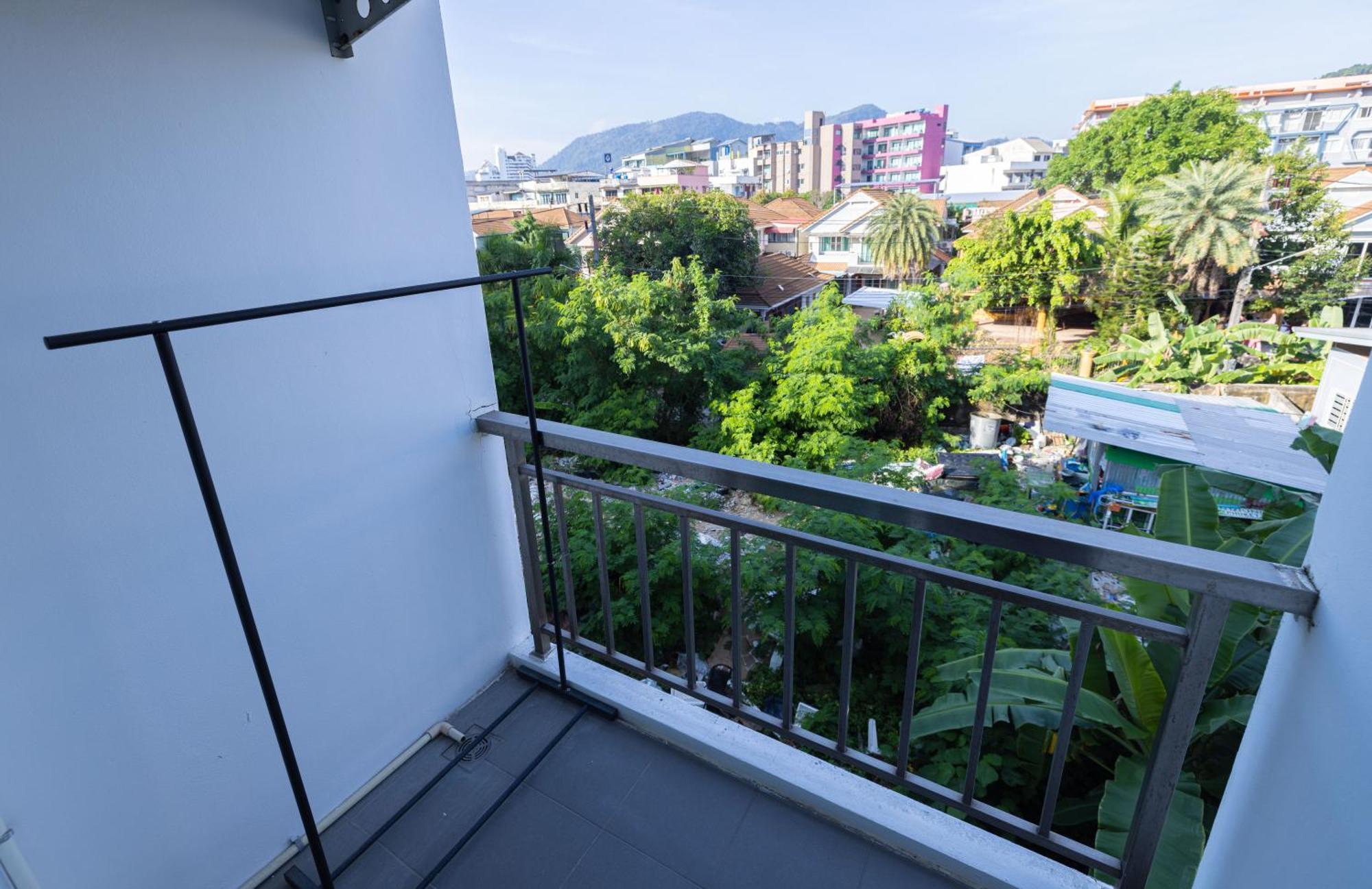 Happy 99 Guest House Patong Екстер'єр фото