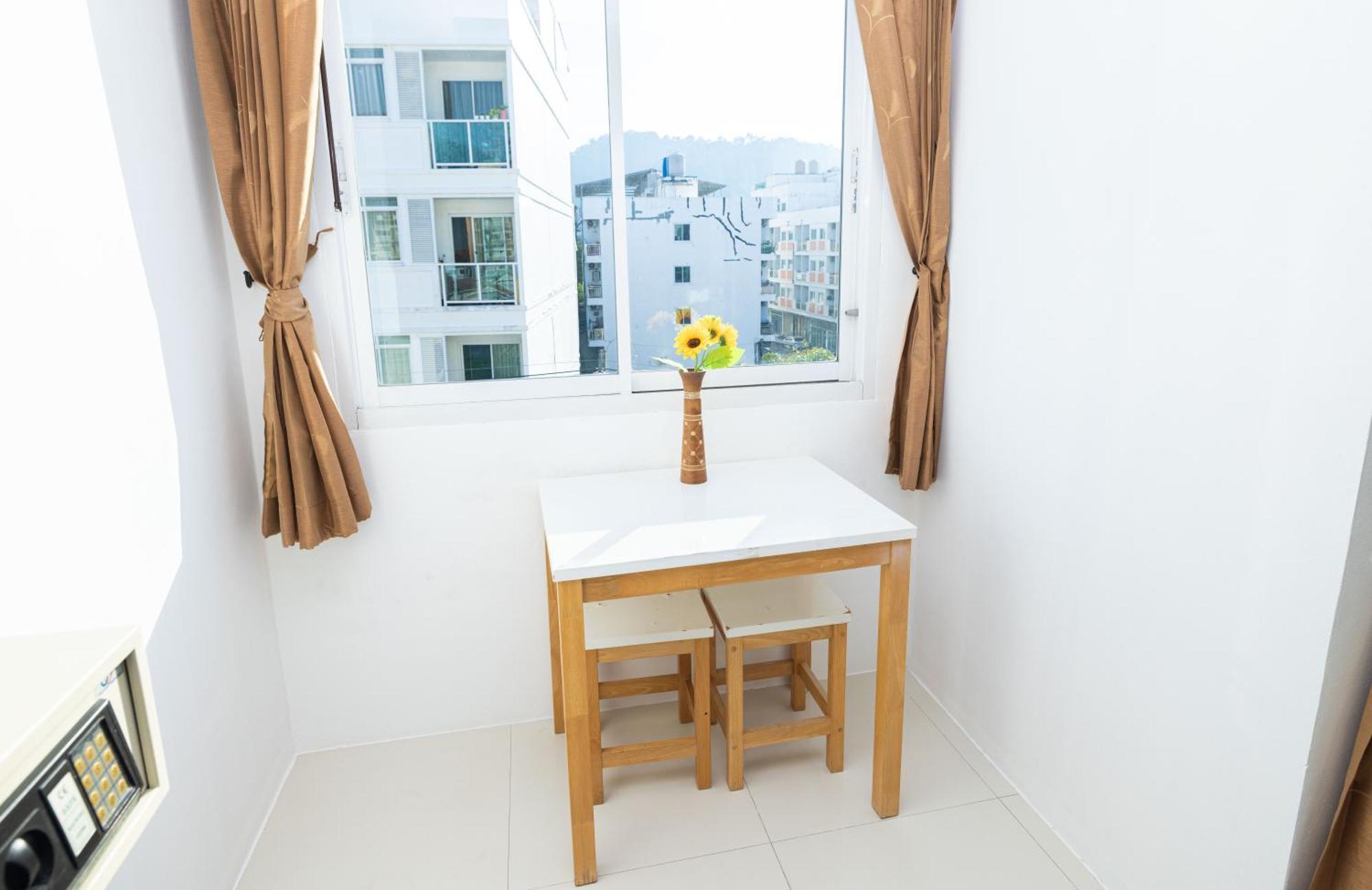 Happy 99 Guest House Patong Екстер'єр фото