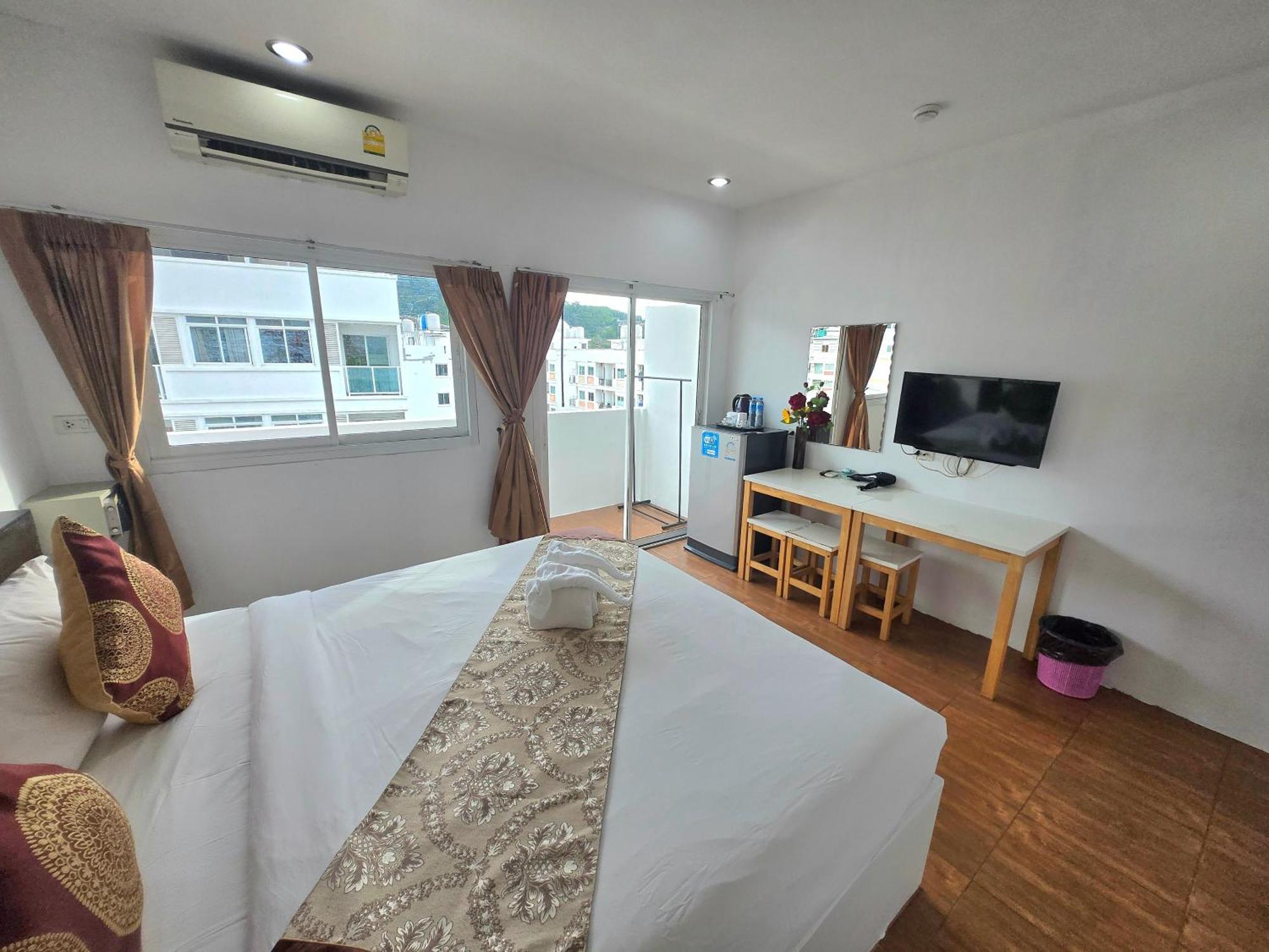 Happy 99 Guest House Patong Екстер'єр фото