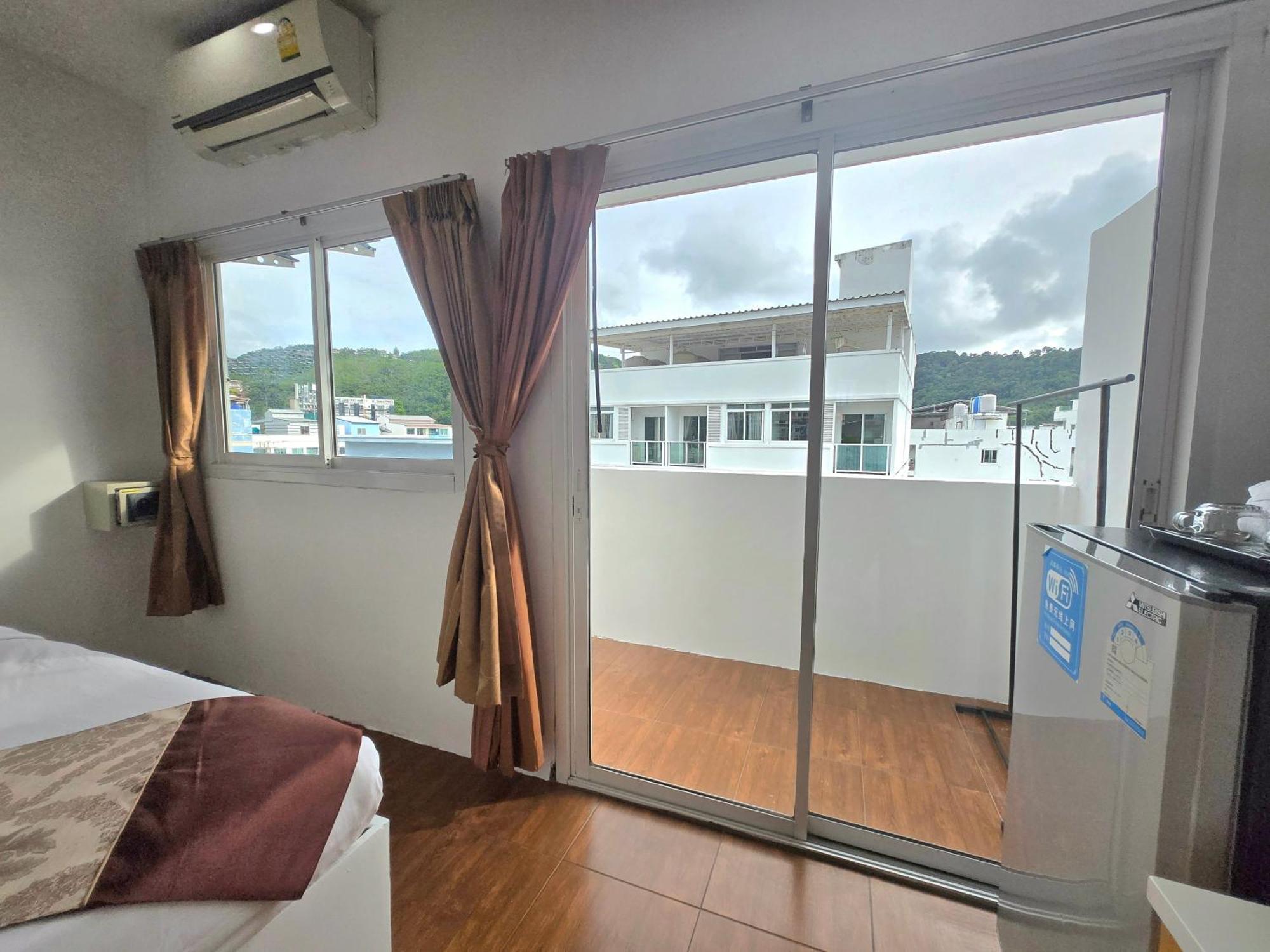 Happy 99 Guest House Patong Екстер'єр фото