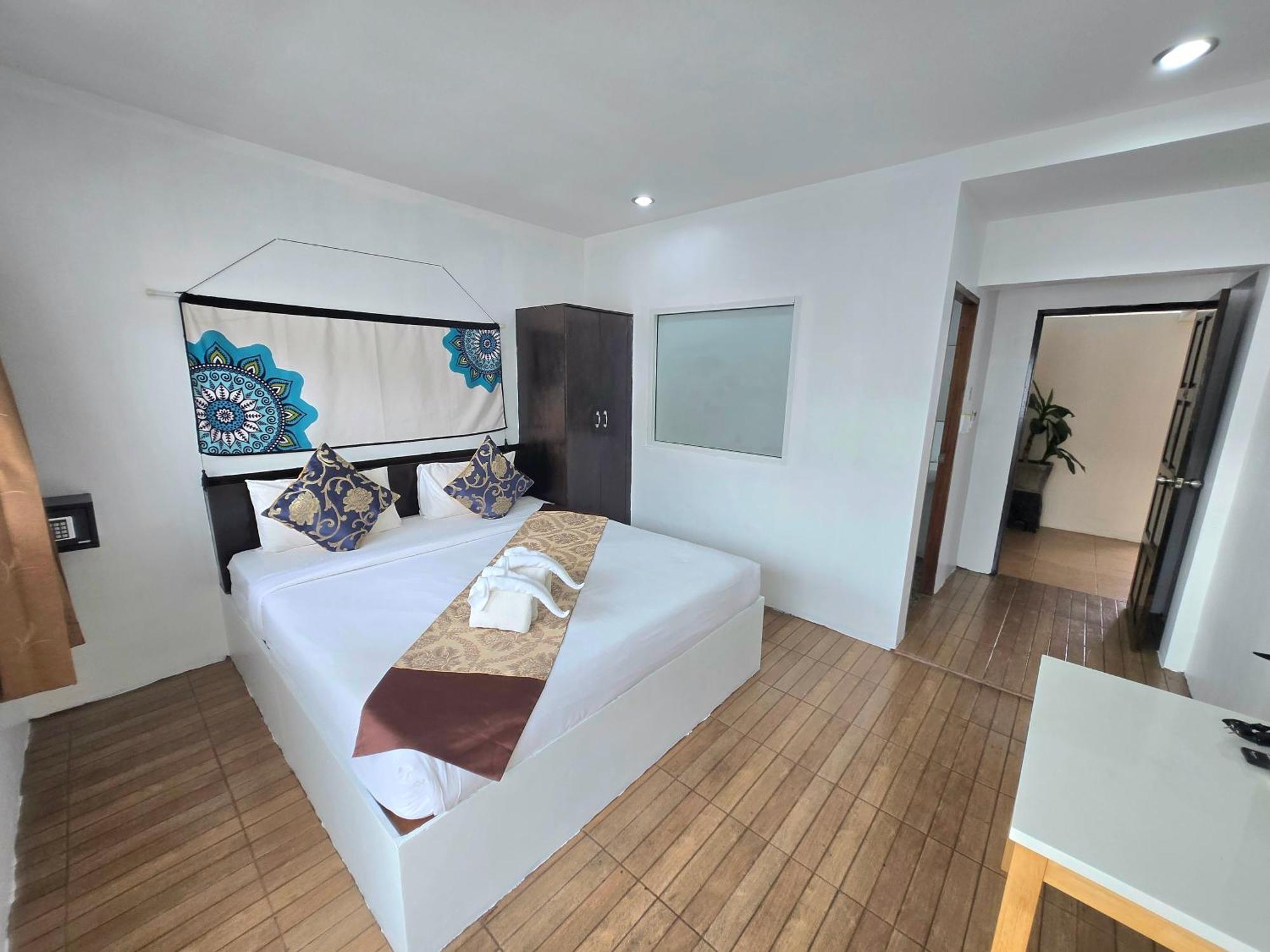 Happy 99 Guest House Patong Екстер'єр фото