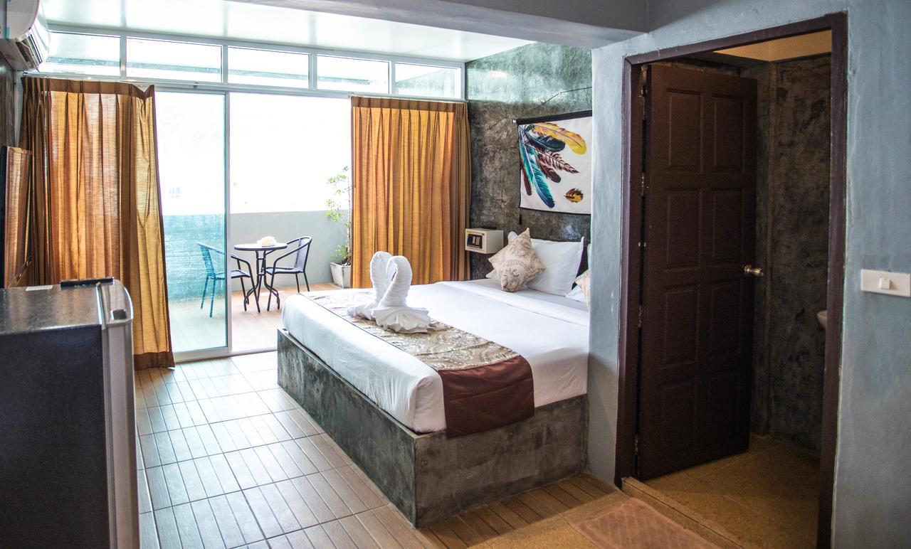 Happy 99 Guest House Patong Екстер'єр фото