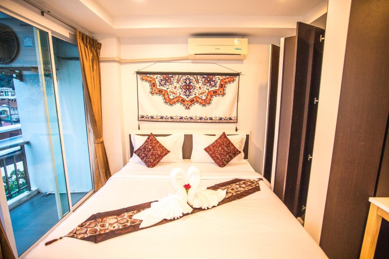 Happy 99 Guest House Patong Екстер'єр фото